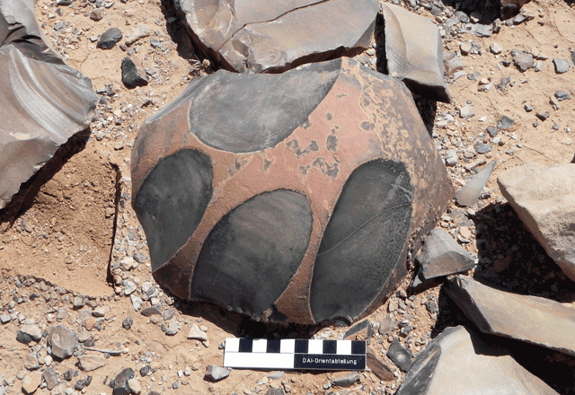 German scholar studies flint tools in Northern Badia